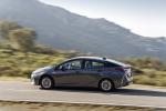 Toyota Prius Plug-in Hybrid 2016 года